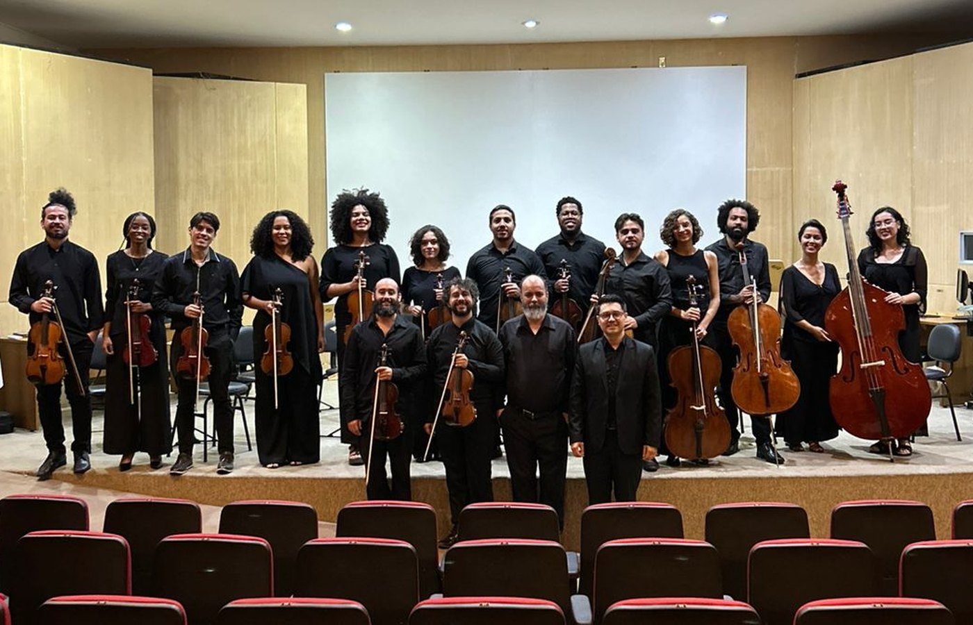 Orquestra de Câmara do Lago em concerto